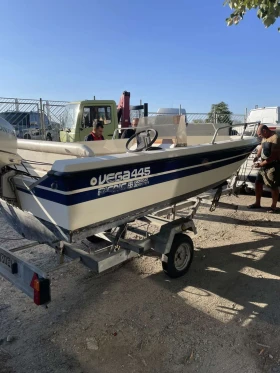 Лодка Vega, снимка 5