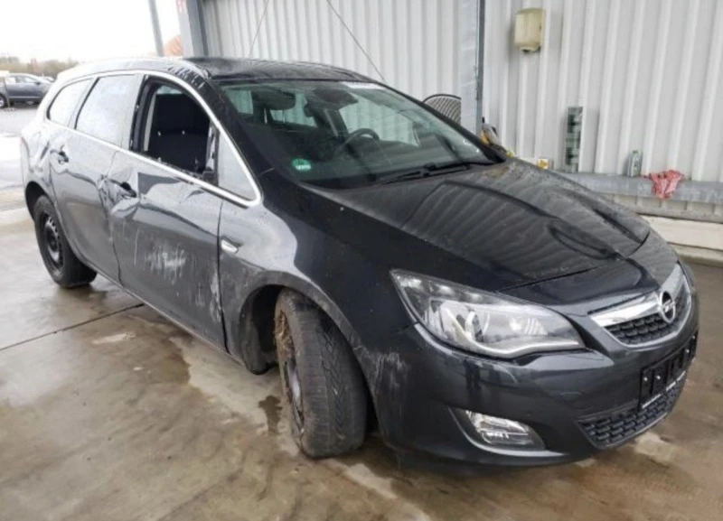 Opel Astra J 2.0D, снимка 6 - Автомобили и джипове - 46772755