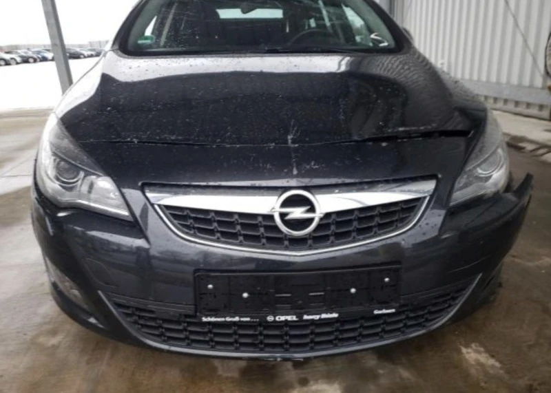 Opel Astra J 2.0D, снимка 1 - Автомобили и джипове - 46772755