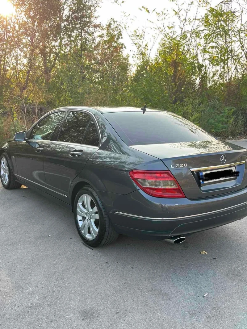 Mercedes-Benz C 220, снимка 2 - Автомобили и джипове - 47133921