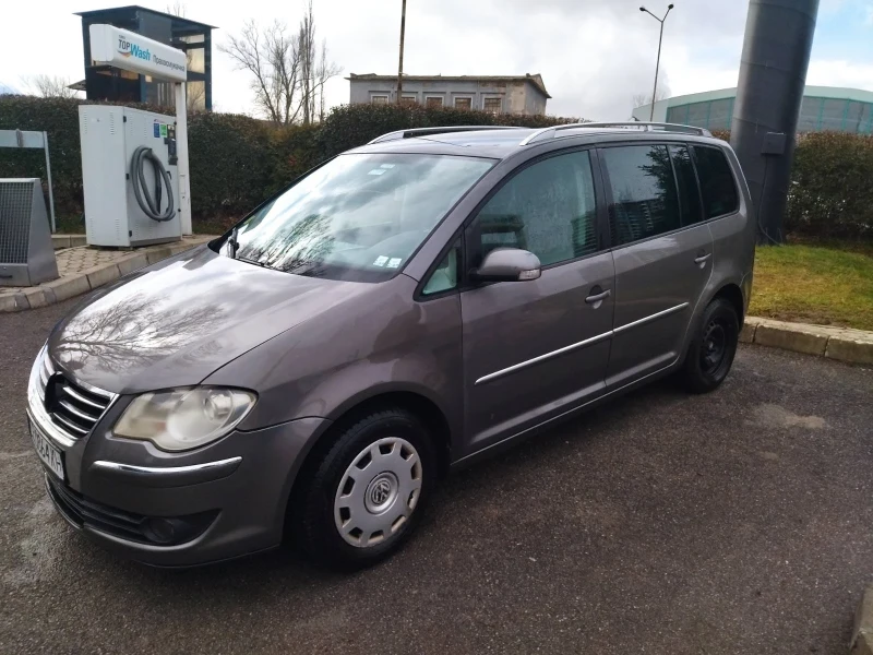 VW Touran, снимка 16 - Автомобили и джипове - 48376326