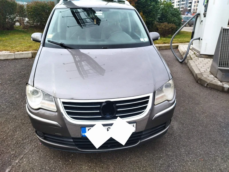 VW Touran, снимка 11 - Автомобили и джипове - 48376326