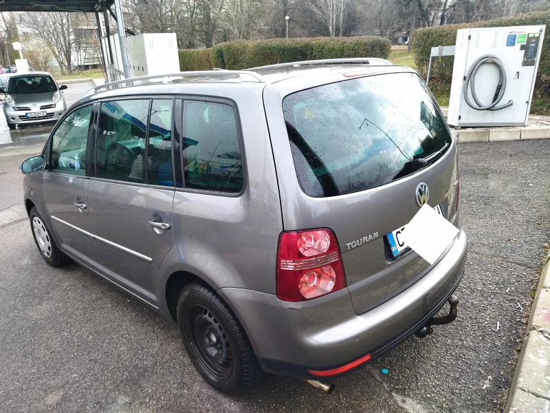 VW Touran, снимка 3 - Автомобили и джипове - 48376326