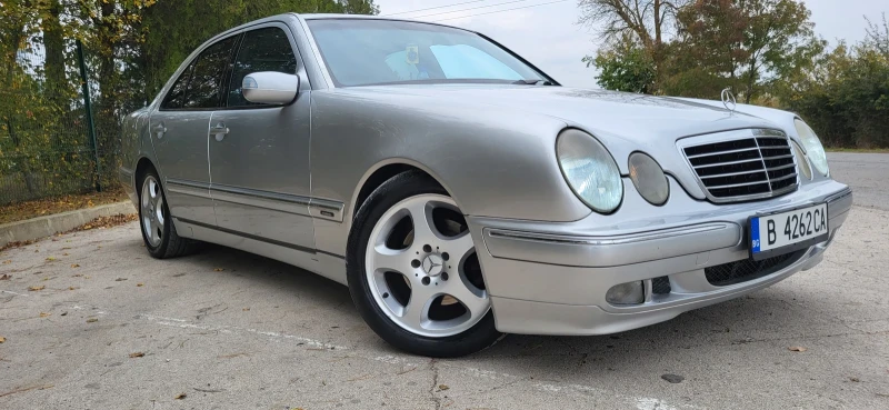Mercedes-Benz E 320, снимка 2 - Автомобили и джипове - 52549542