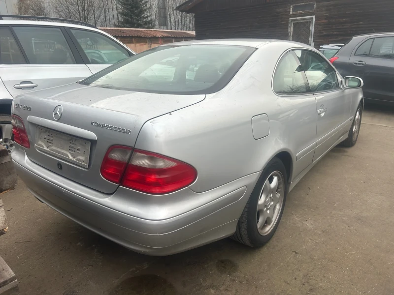 Mercedes-Benz CLK 2.0 kompressor, снимка 2 - Автомобили и джипове - 52904115