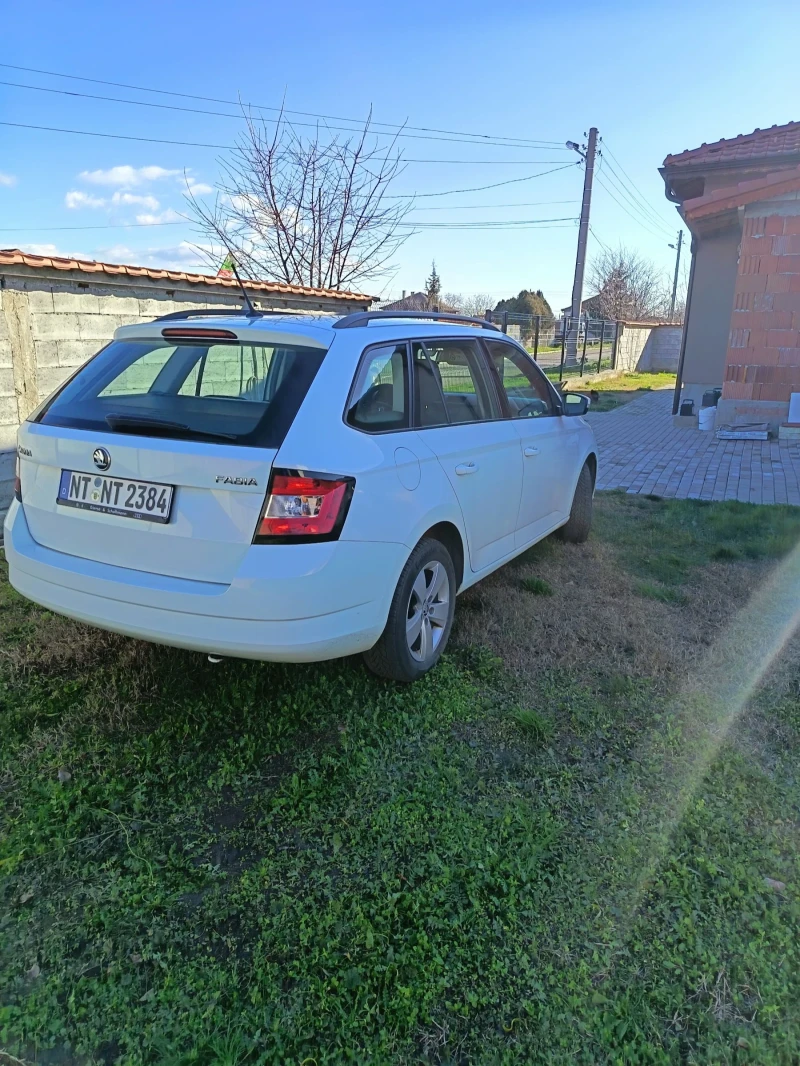 Skoda Fabia 1.2i, снимка 4 - Автомобили и джипове - 52921763