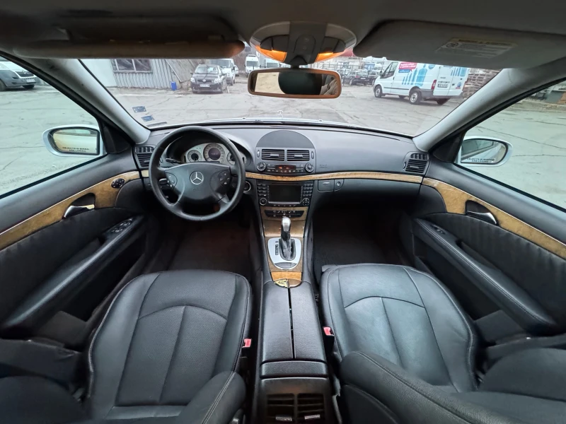Mercedes-Benz E 320 CDI T Avantgarde, снимка 11 - Автомобили и джипове - 53003964