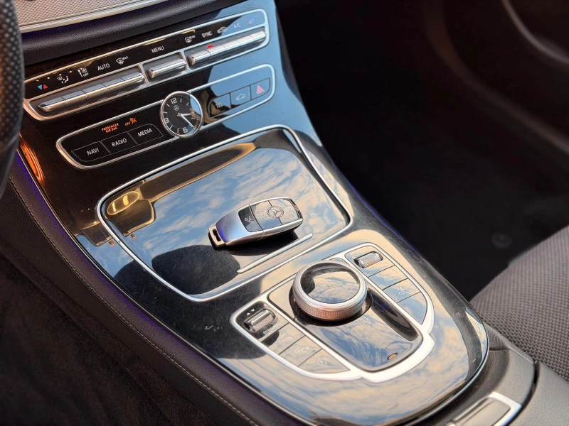 Mercedes-Benz E 220 2.2CDI, снимка 14 - Автомобили и джипове - 53121369