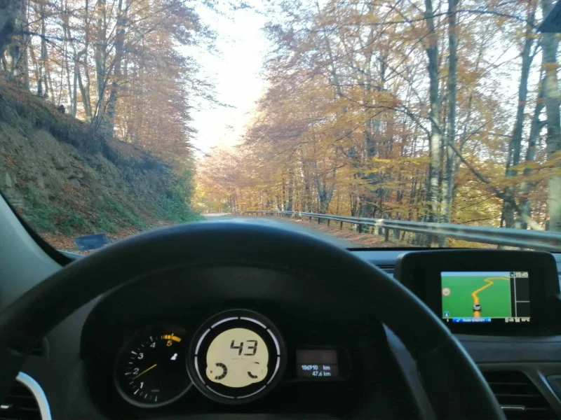 Renault Megane, снимка 7 - Автомобили и джипове - 53278376