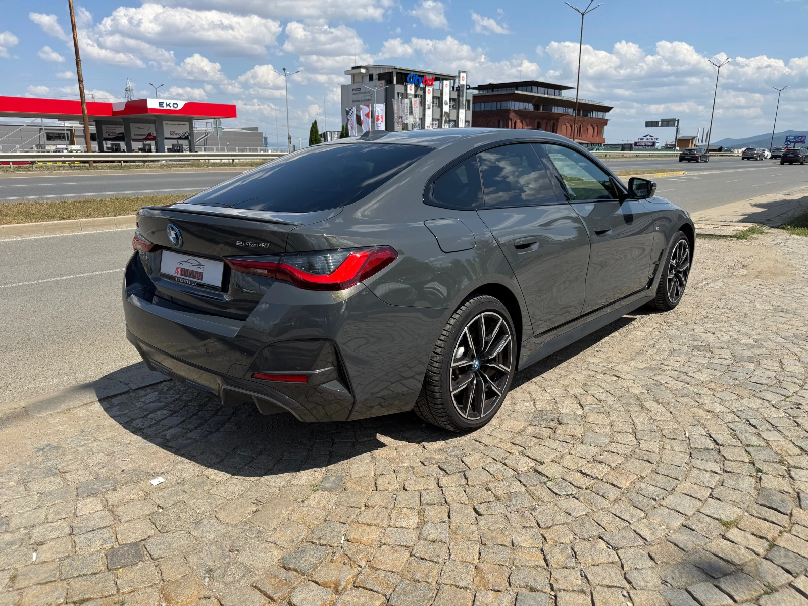 BMW i4 EDRIVE40 - изображение 6
