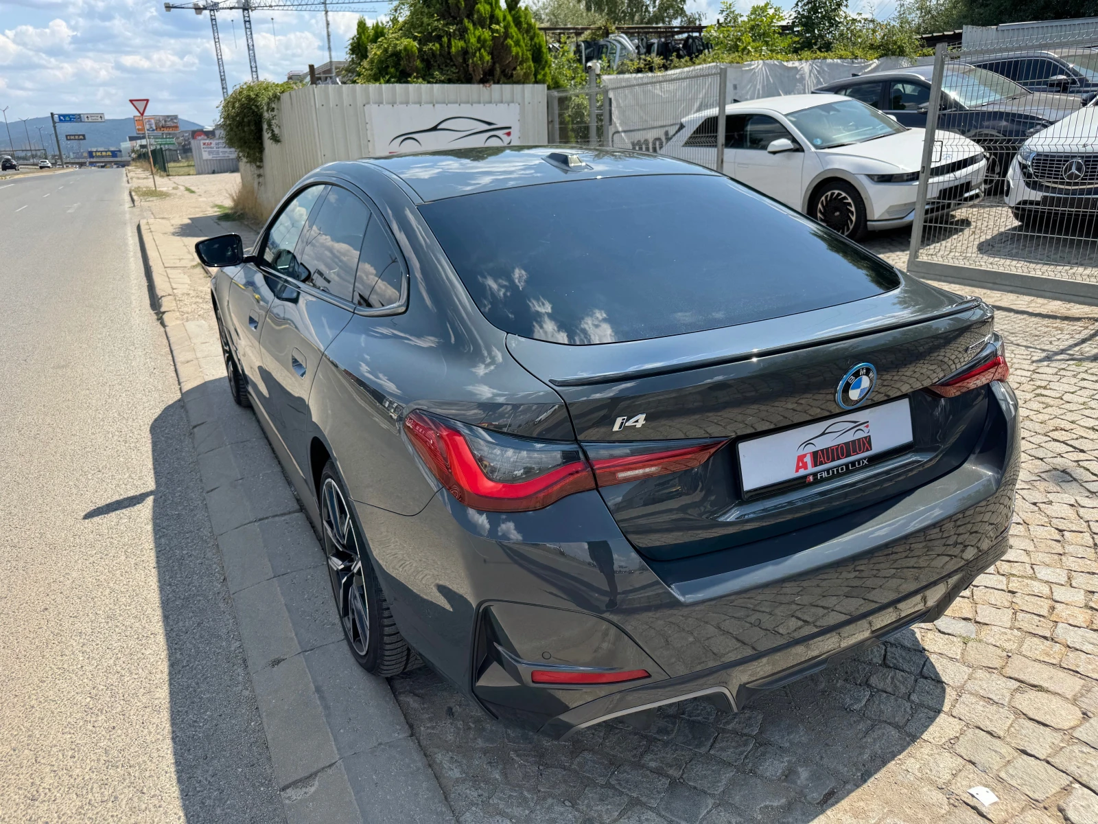 BMW i4 EDRIVE40 - изображение 4