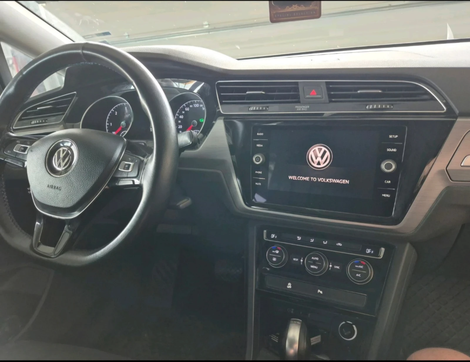 VW Touran 2.0 TDI DSG - изображение 4
