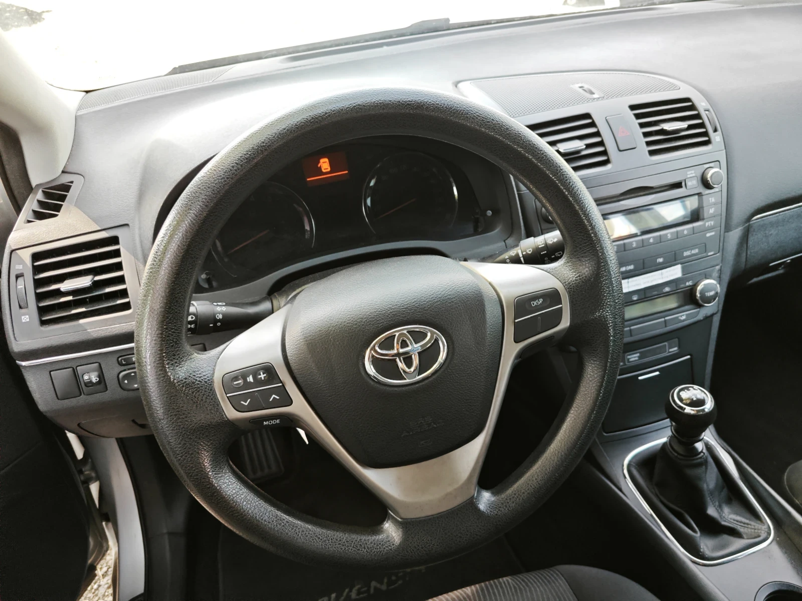 Toyota Avensis 1.8-147 - изображение 10