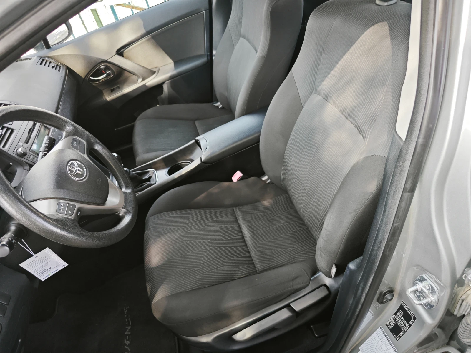 Toyota Avensis 1.8-147 - изображение 9