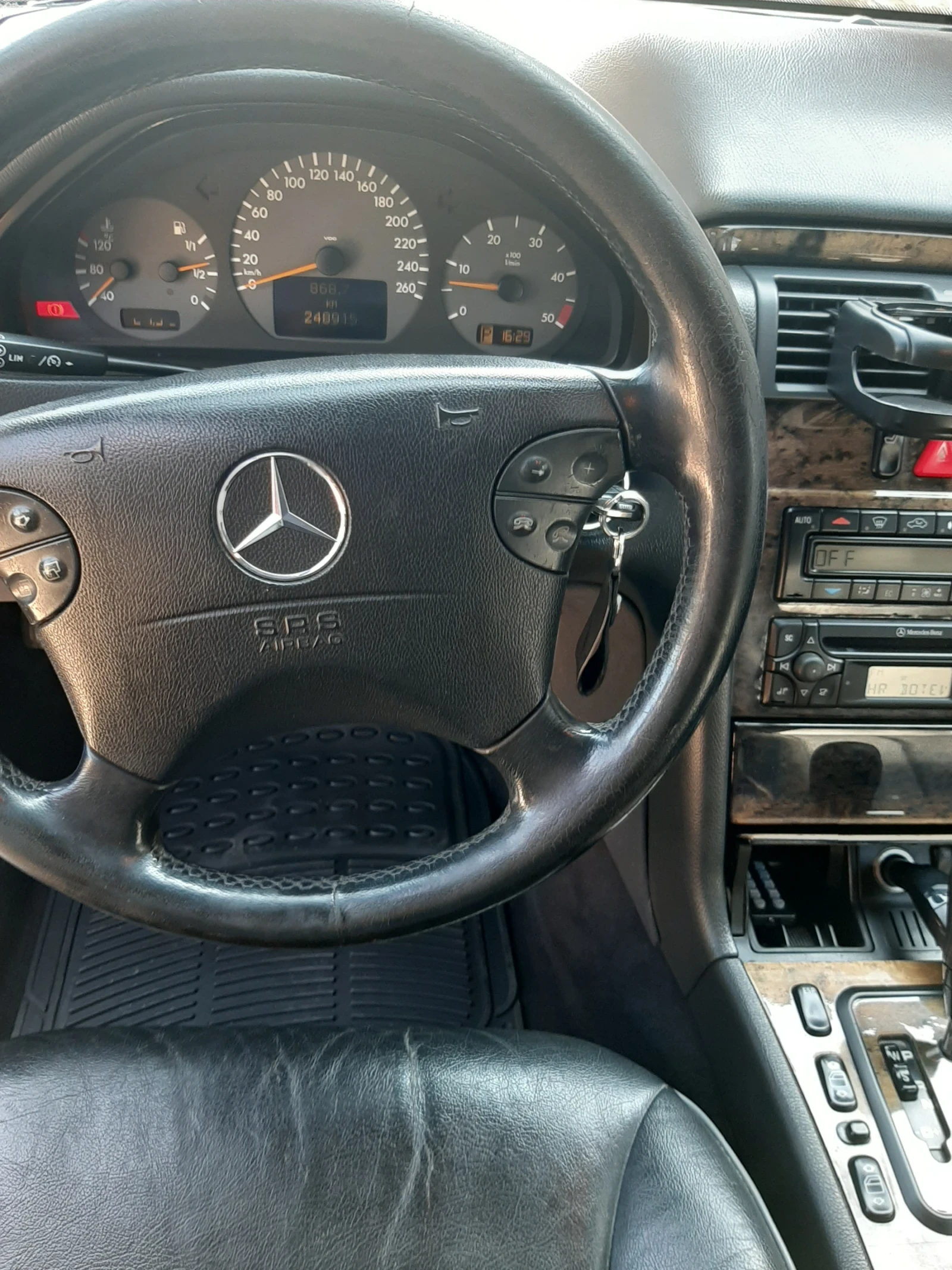 Mercedes-Benz E 320  - изображение 6