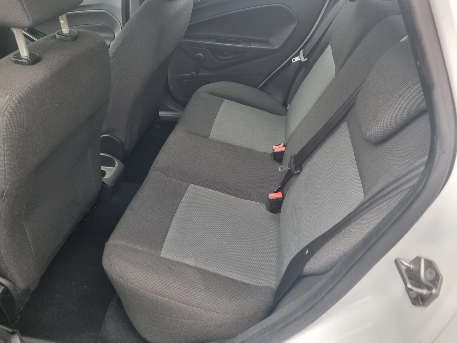 Ford Fiesta 1.25 82�.�. Ambiente | Mobile.bg � ����������� 14