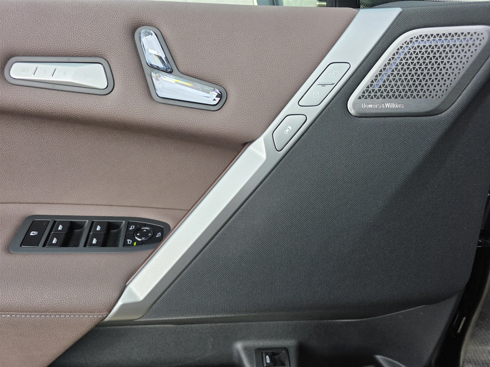 BMW iX M60 - изображение 9