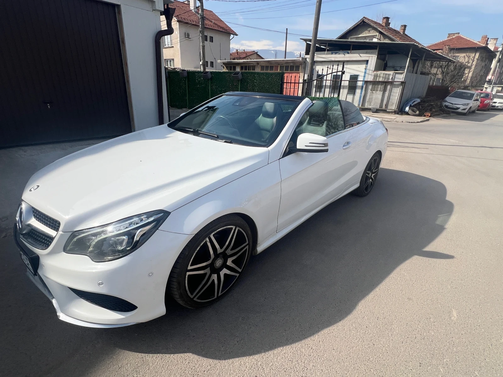 Mercedes-Benz E 220, снимка 5 - Автомобили и джипове - 53705044