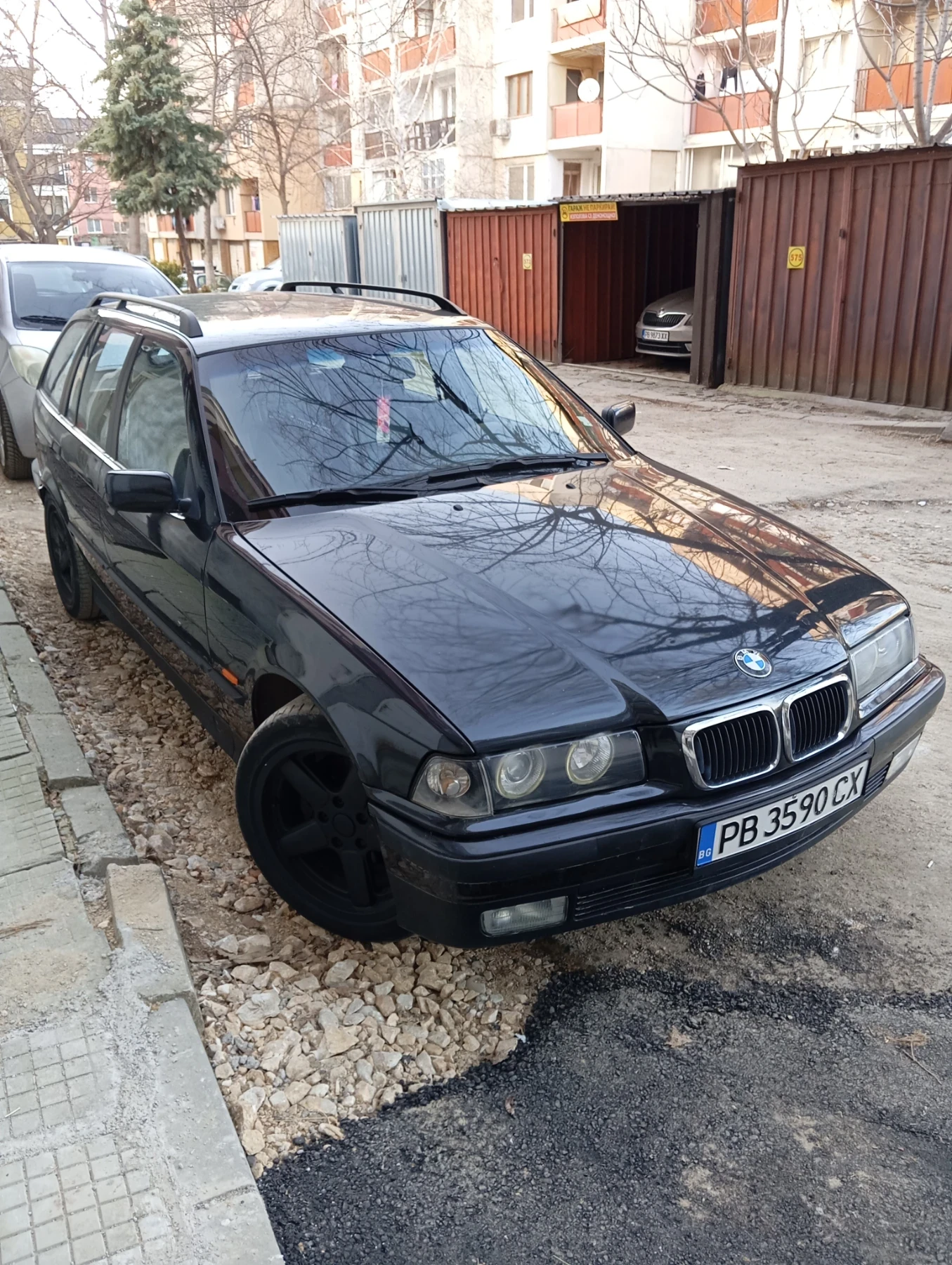BMW 323