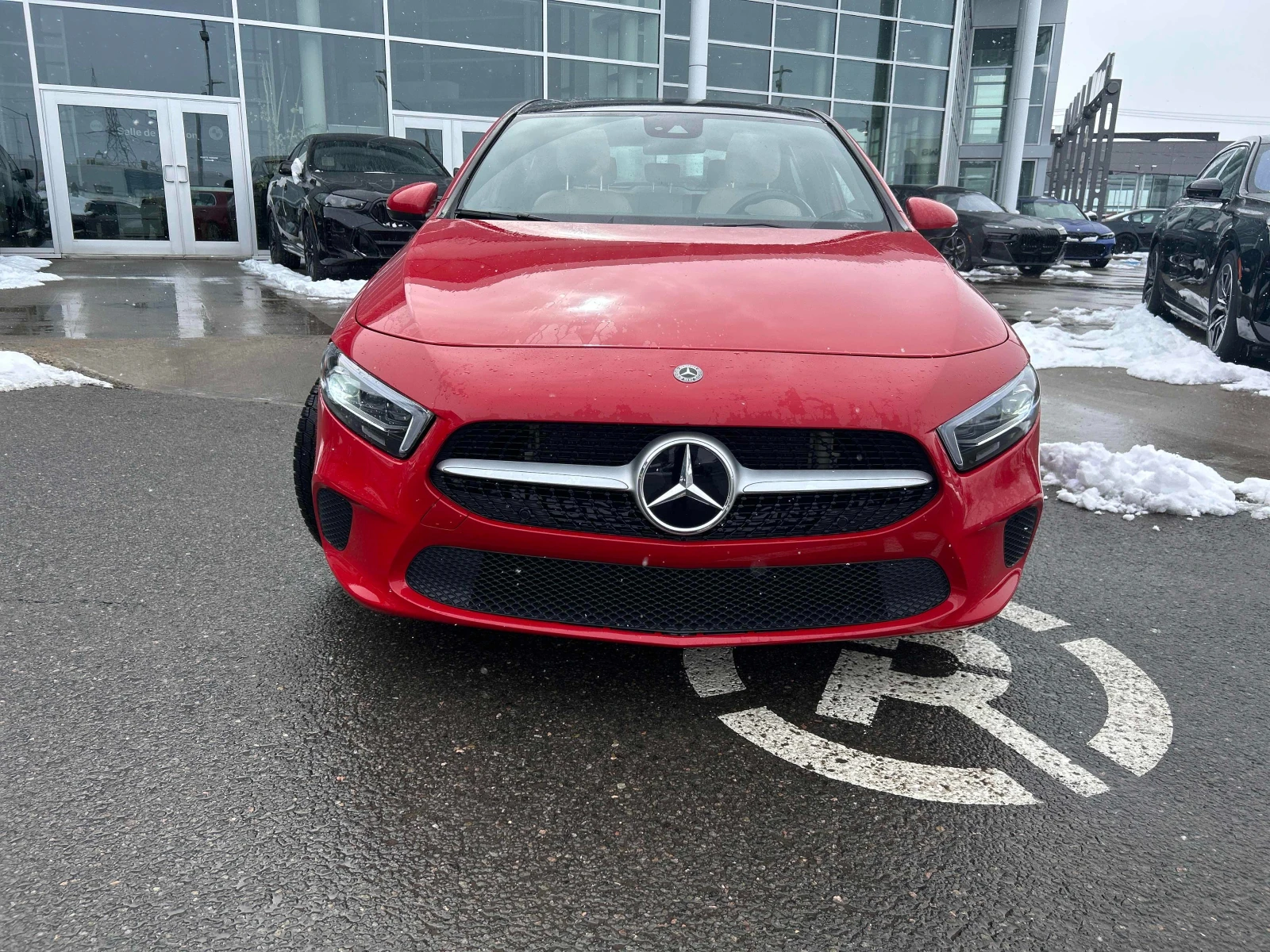 Mercedes-Benz A 250  * * CARFAX * * АВТО КРЕДИТ * * , снимка 2 - Автомобили и джипове - 53919371