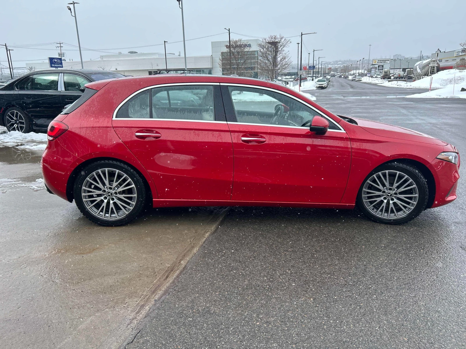 Mercedes-Benz A 250  * * CARFAX * * АВТО КРЕДИТ * * , снимка 4 - Автомобили и джипове - 53919371