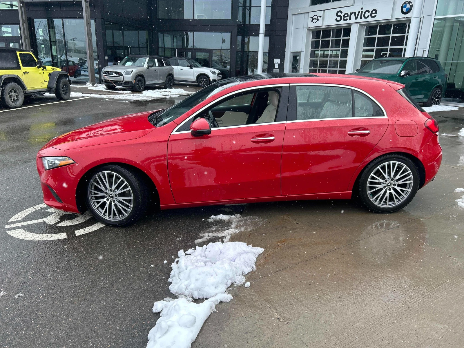 Mercedes-Benz A 250  * * CARFAX * * АВТО КРЕДИТ * * , снимка 3 - Автомобили и джипове - 53919371