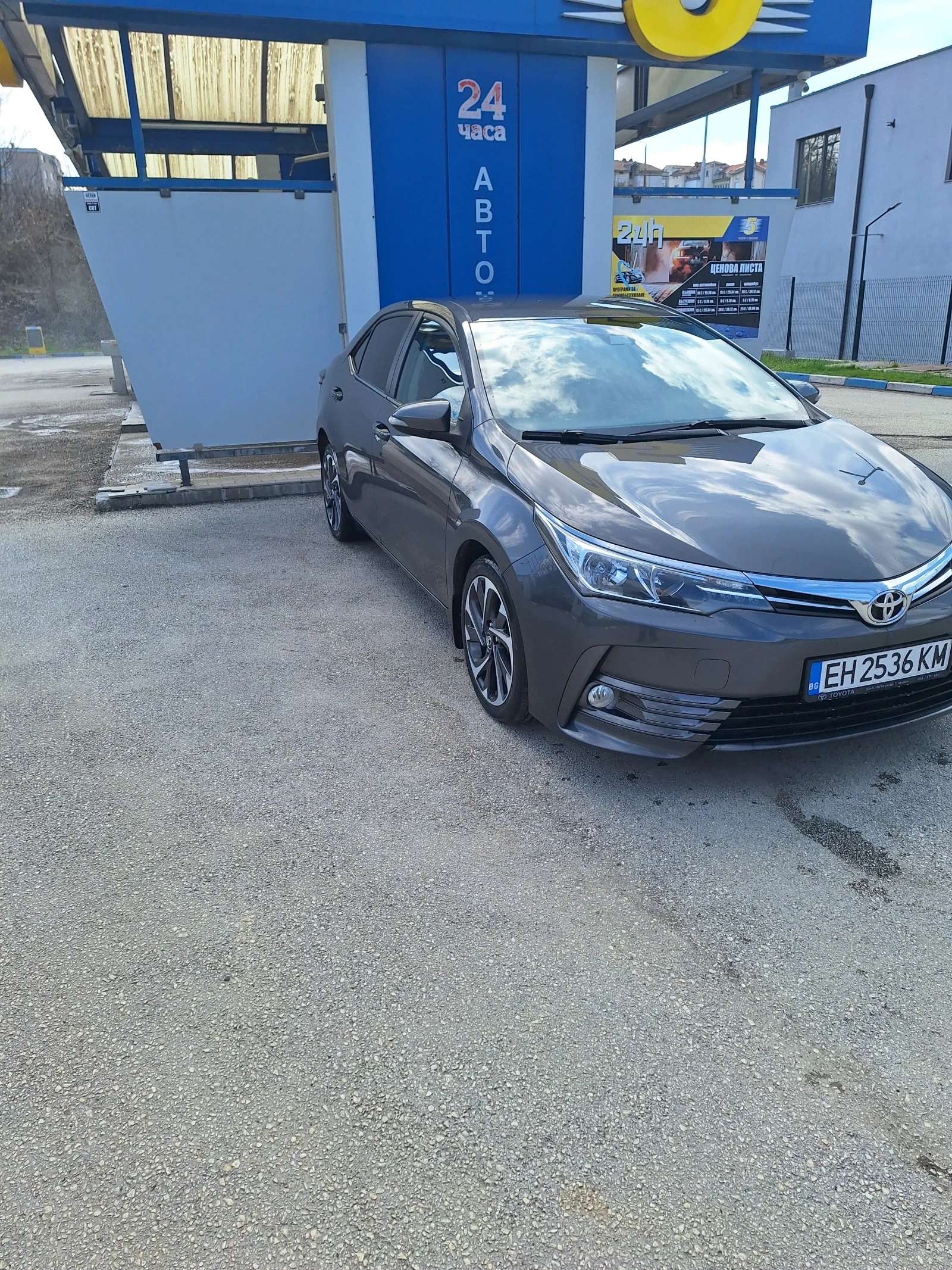 Toyota Corolla Executive Plus, снимка 9 - Автомобили и джипове - 53924435