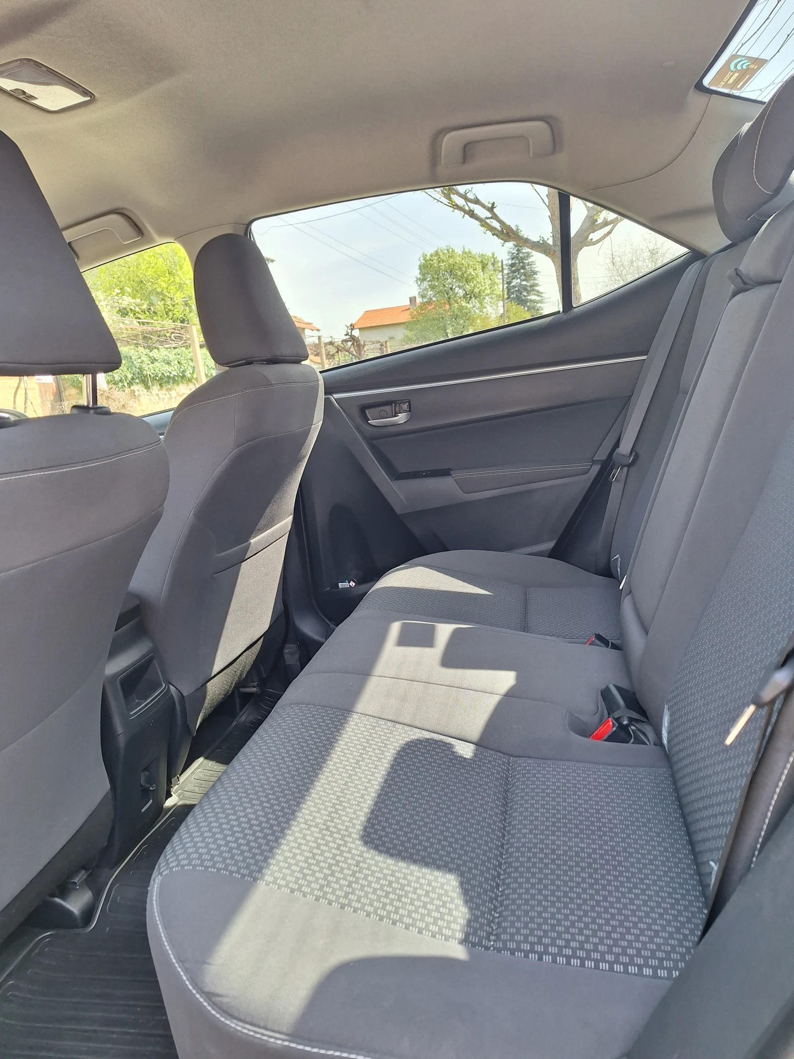 Toyota Corolla Executive Plus, снимка 12 - Автомобили и джипове - 53924435