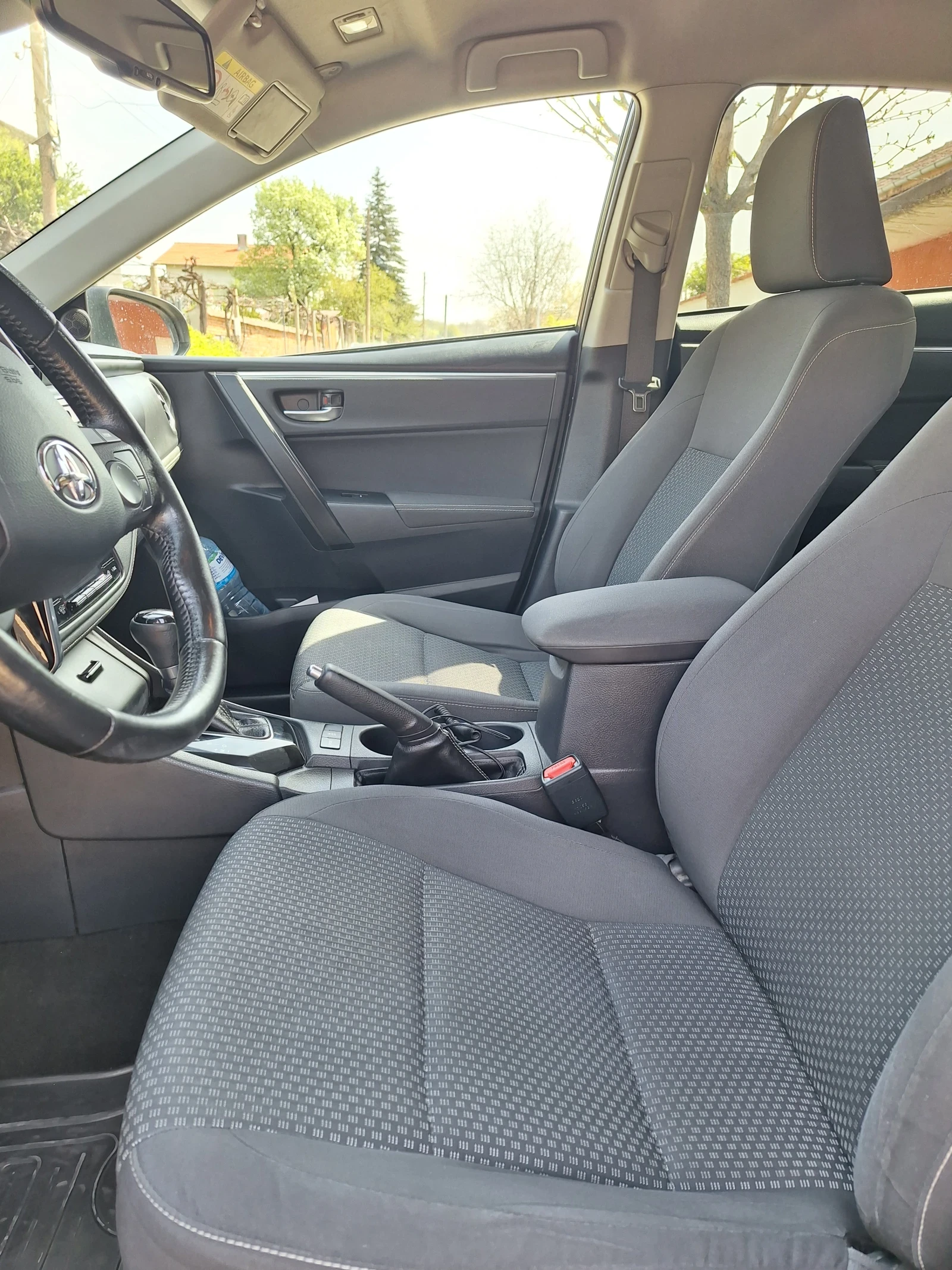 Toyota Corolla Executive Plus, снимка 9 - Автомобили и джипове - 53924435