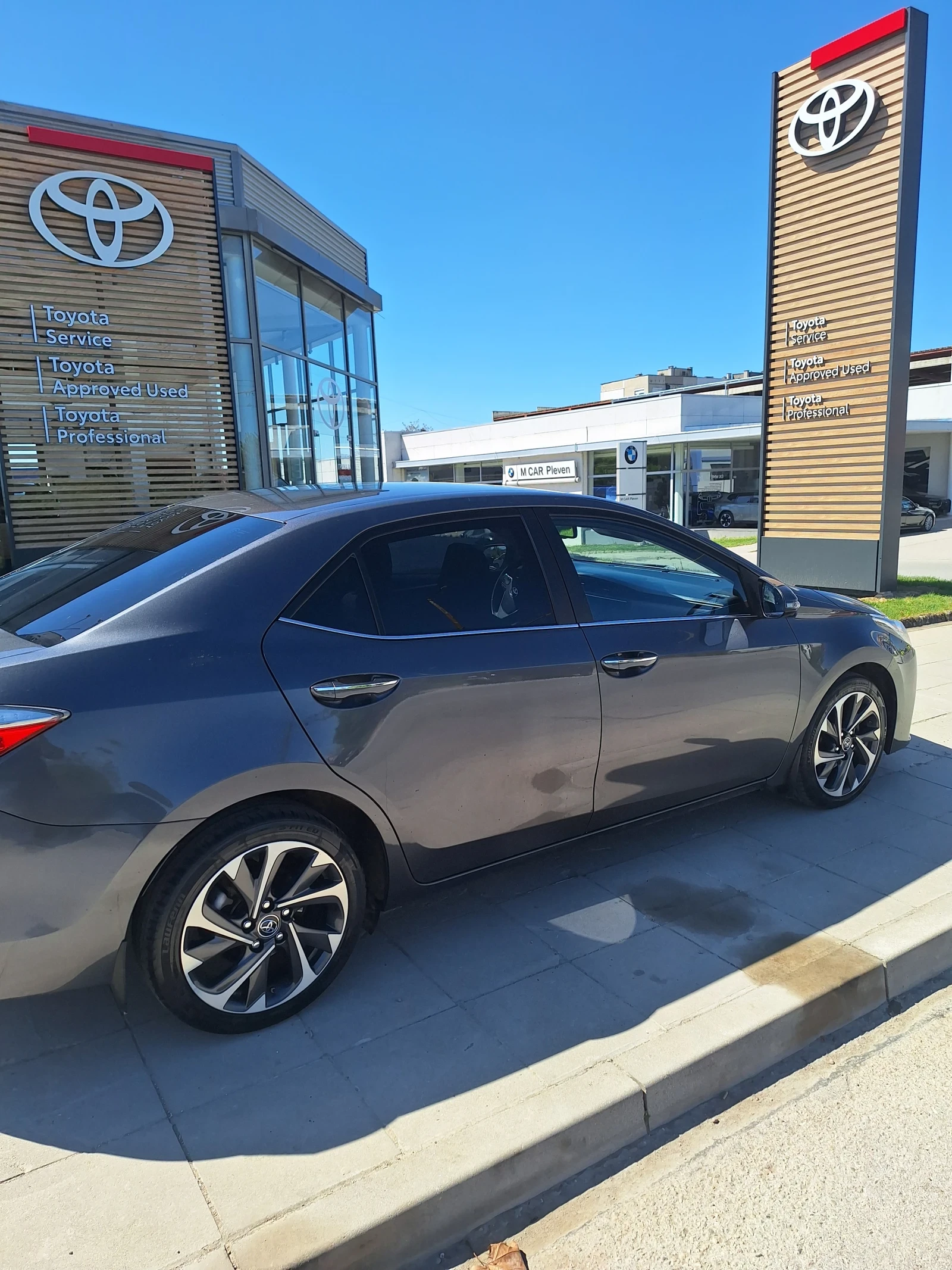 Toyota Corolla Executive Plus, снимка 3 - Автомобили и джипове - 53924435