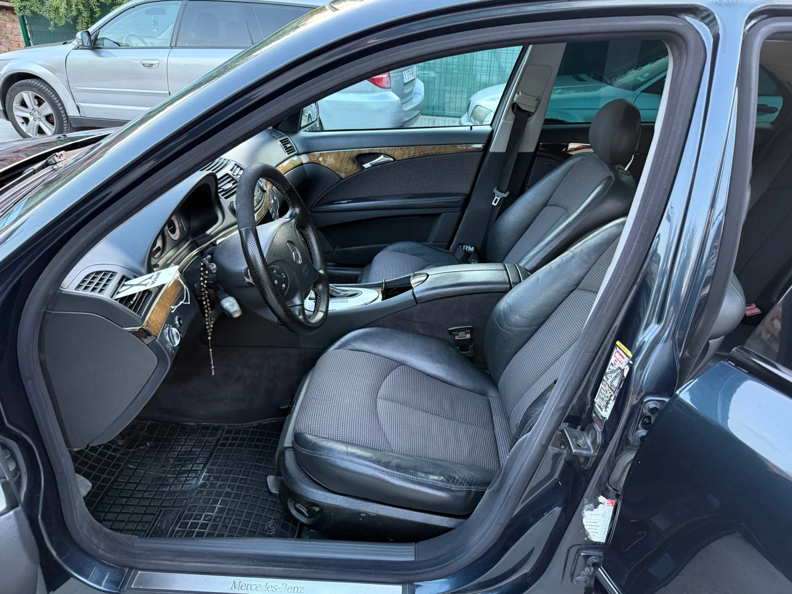 Mercedes-Benz E 320, снимка 17 - Автомобили и джипове - 54804483