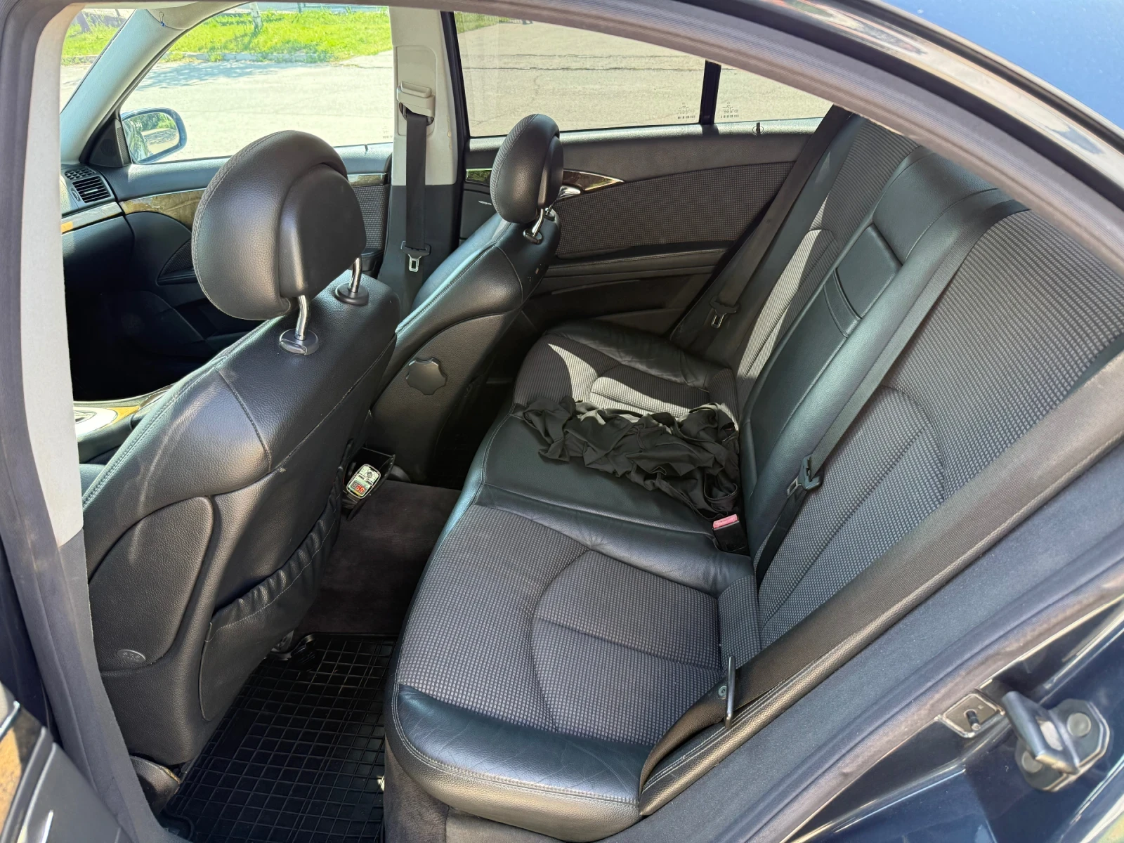 Mercedes-Benz E 320, снимка 10 - Автомобили и джипове - 54804483