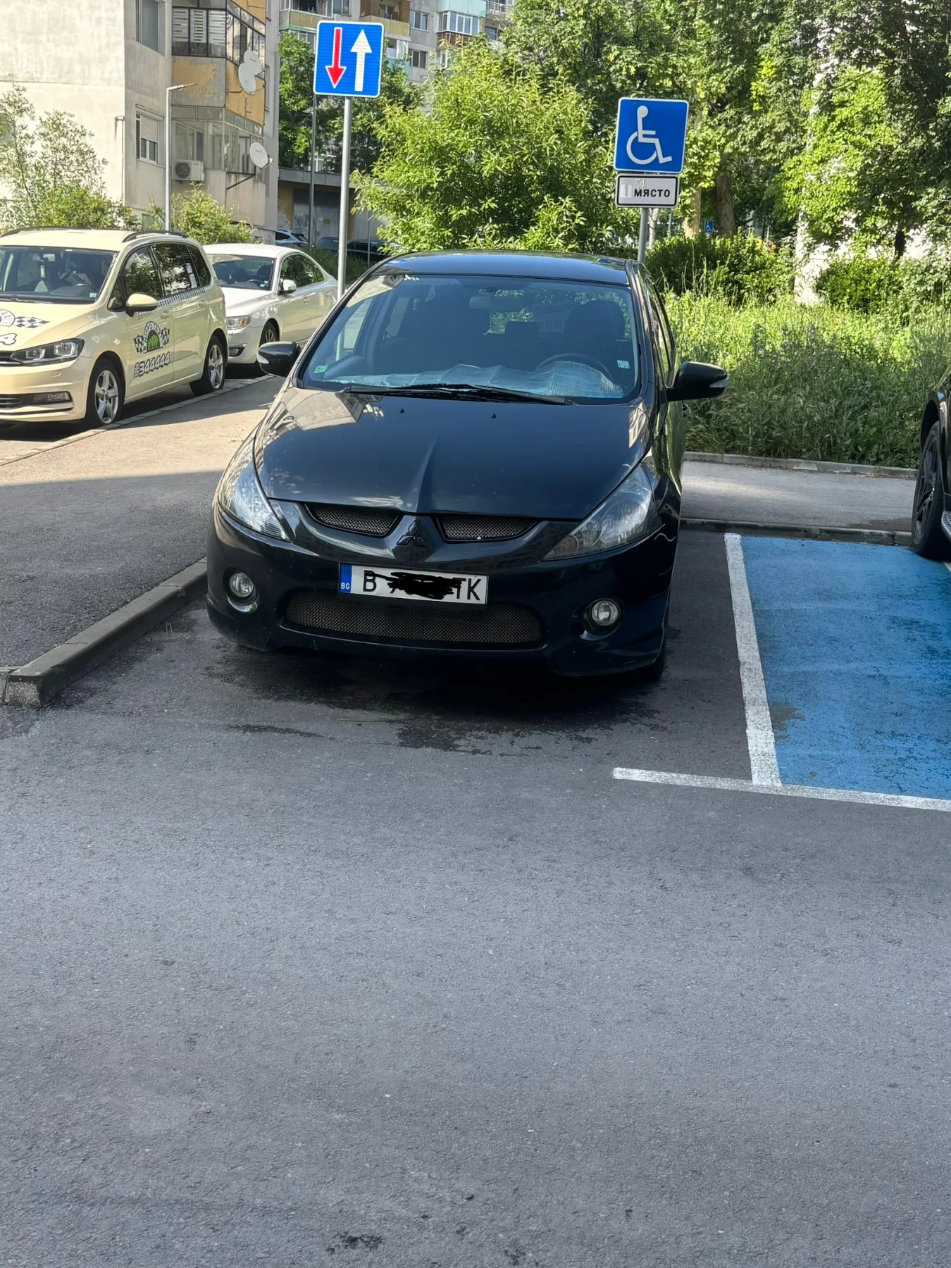 Mitsubishi Grandis, снимка 4 - Автомобили и джипове - 54811052