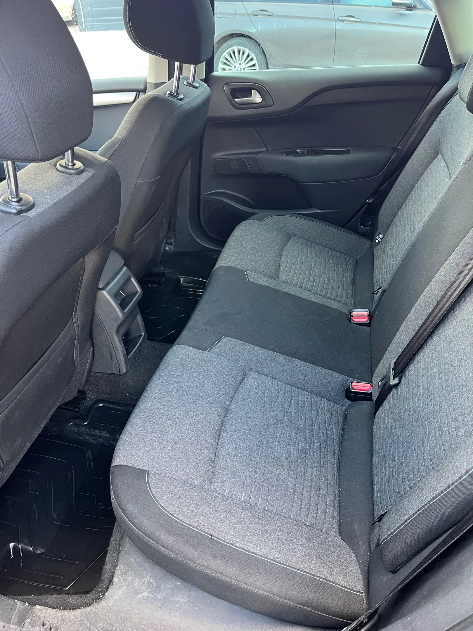 Citroen C4 Exclusive 1.6 HDI 120hp BVA6, снимка 8 - Автомобили и джипове - 54919344