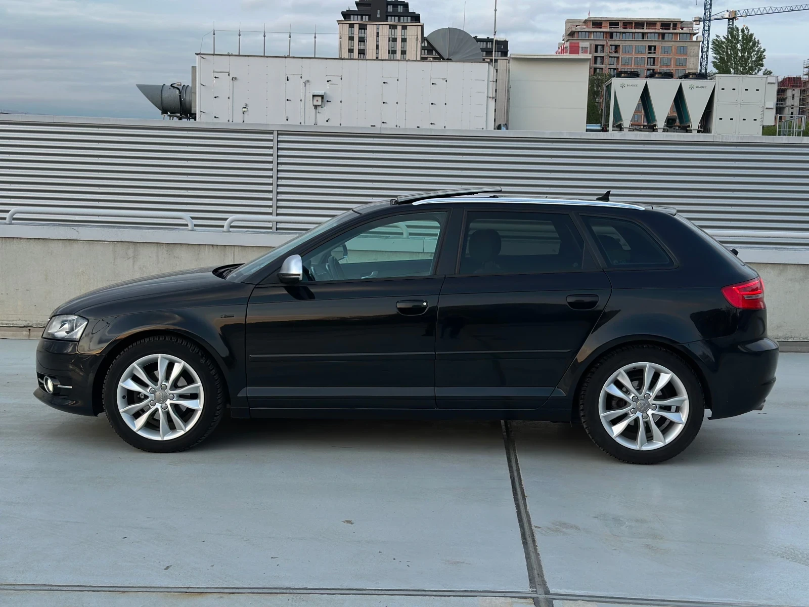 Audi A3 1.9TDI* S-Line* LED* PANO* CARPLAY* , снимка 4 - Автомобили и джипове - 55054805