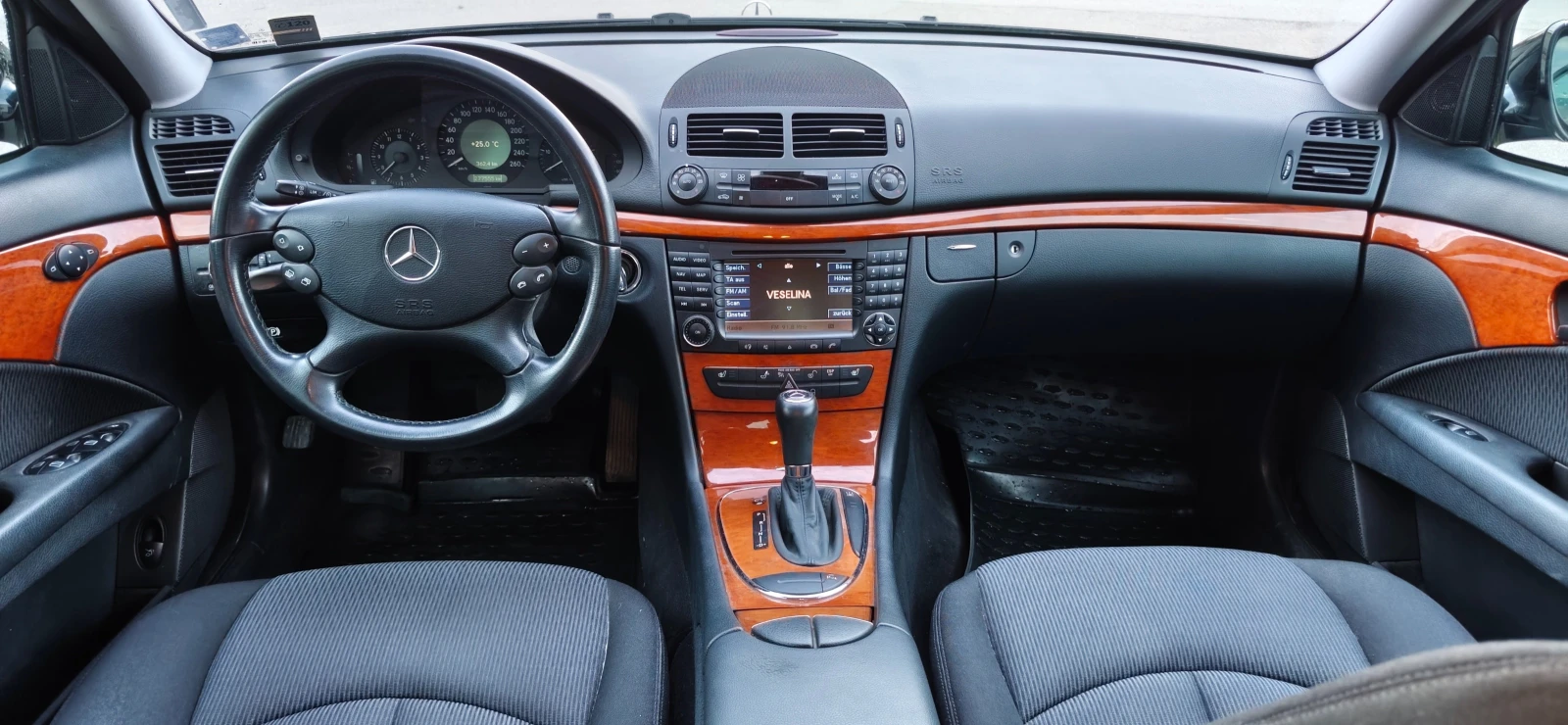 Mercedes-Benz E 280 4-MATIK, снимка 13 - Автомобили и джипове - 55335265