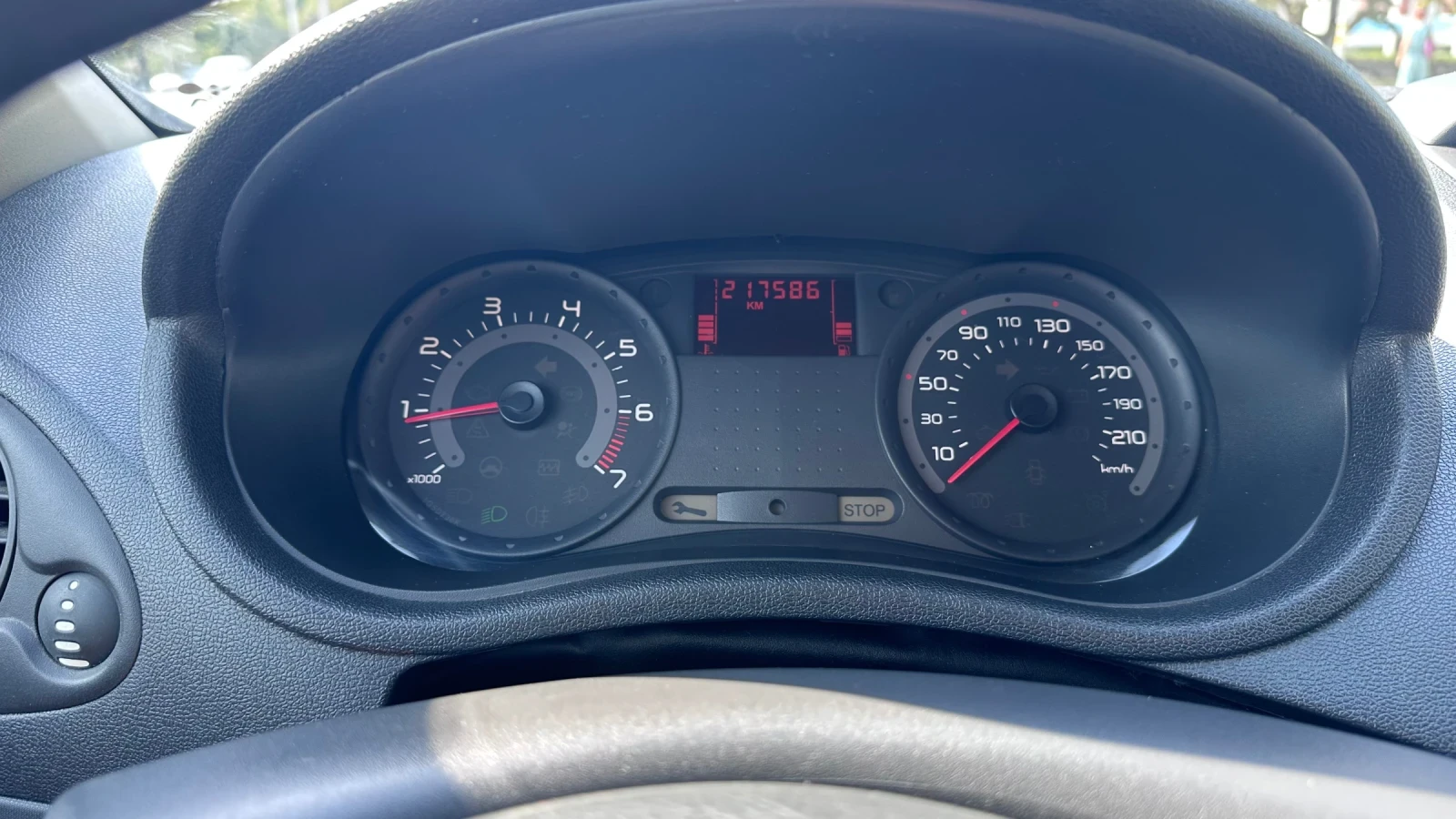 Renault Clio 1, 2 75hp, снимка 8 - Автомобили и джипове - 55907964