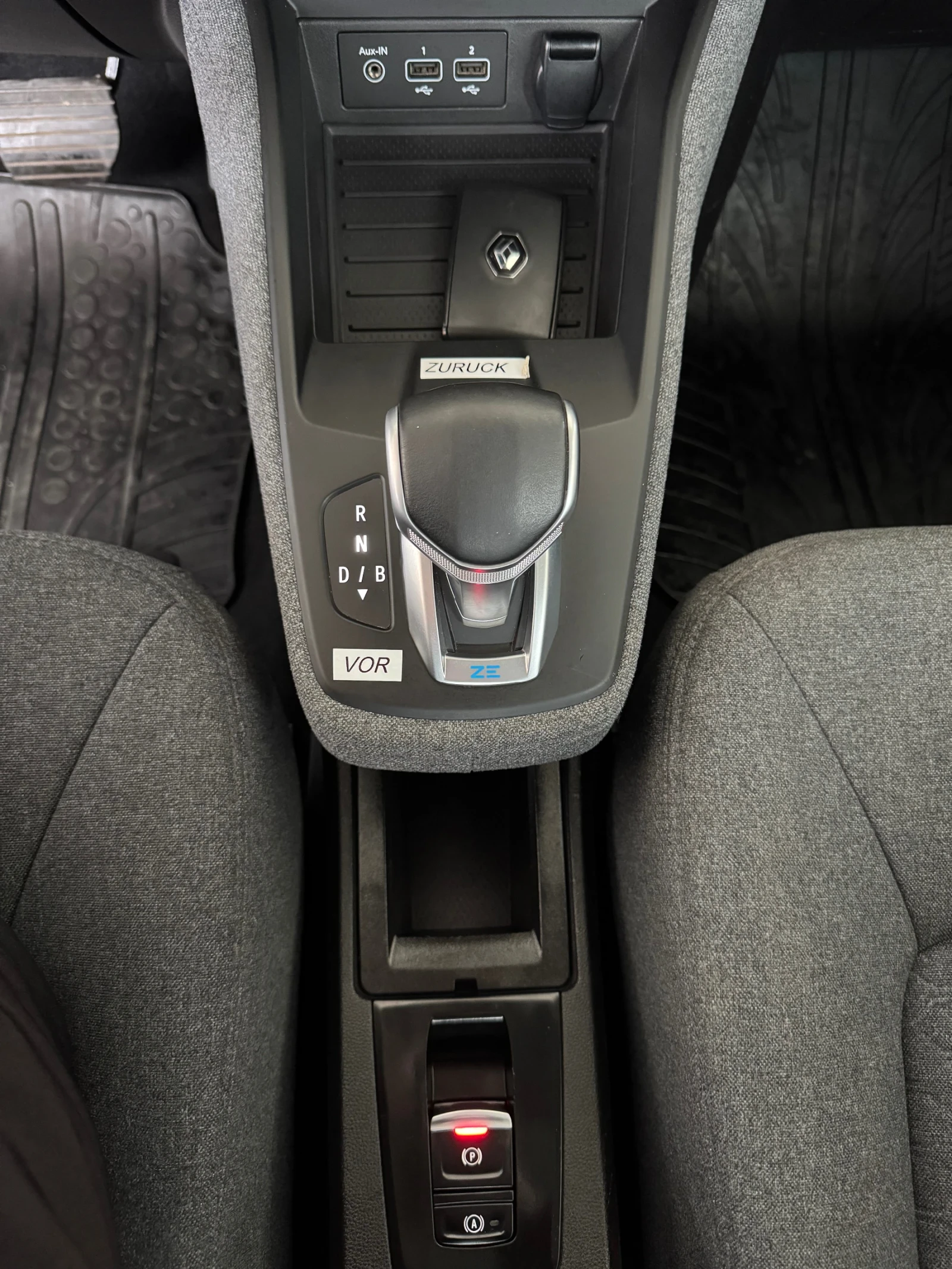 Renault Zoe 52kw 27000км, снимка 9 - Автомобили и джипове - 56680179