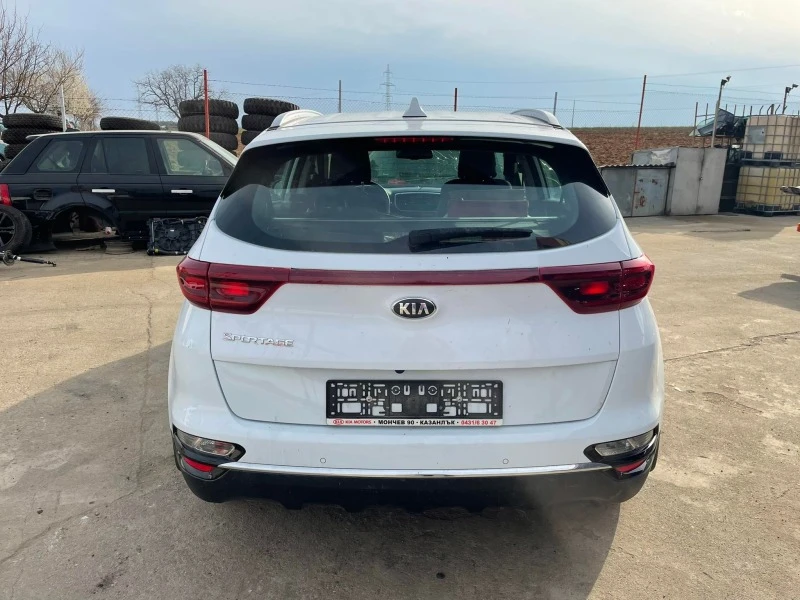 Kia Sportage 1.6, снимка 2 - Автомобили и джипове - 40091266