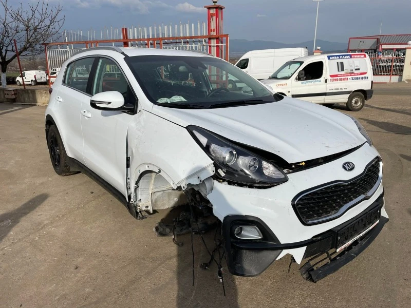 Kia Sportage 1.6, снимка 5 - Автомобили и джипове - 40091266