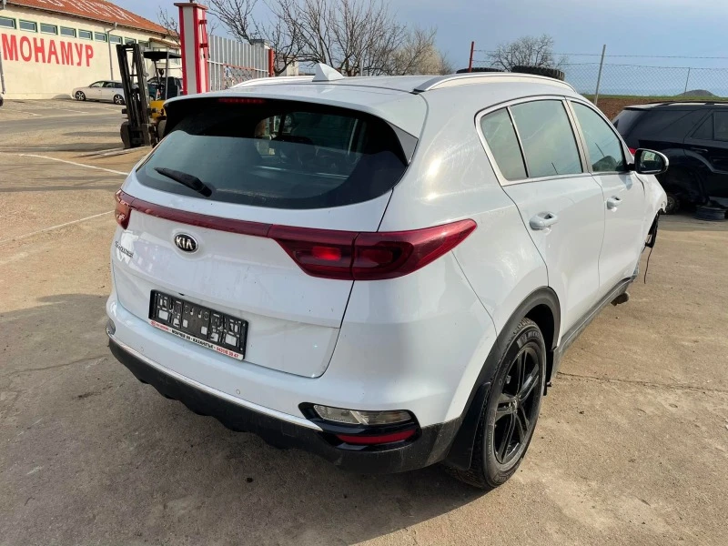 Kia Sportage 1.6, снимка 4 - Автомобили и джипове - 40091266