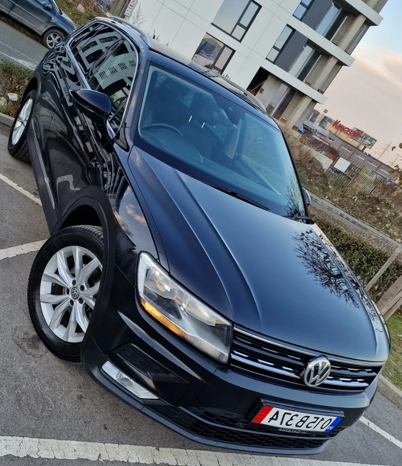 VW Tiguan  2.0TDI* 4х4* LED* НАВИ* TOP!!!!, снимка 3 - Автомобили и джипове - 48165386