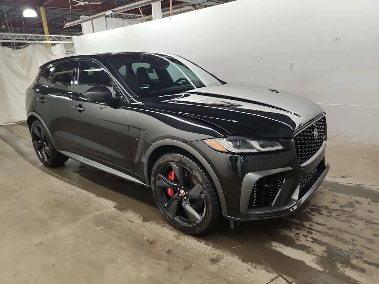 Jaguar F-PACE  | SVR | ALCANATARA | ОБДУХВАНЕ | 360 | DIS | PANO, снимка 2 - Автомобили и джипове - 54125853