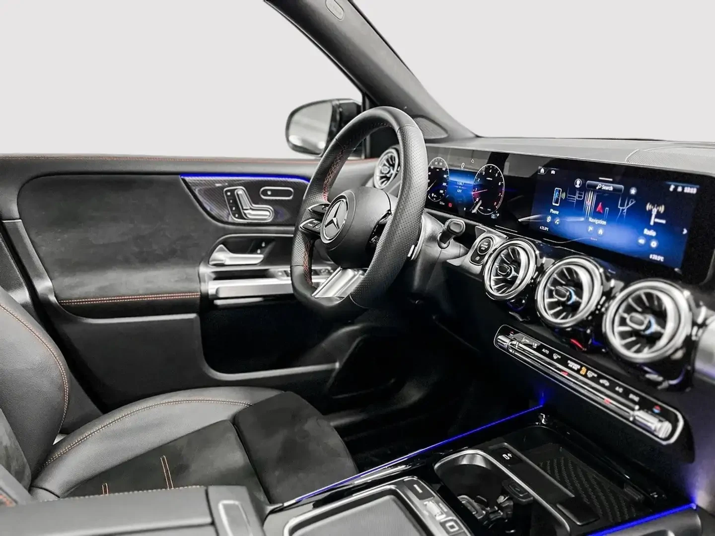 Mercedes-Benz GLB 250 4MATIC* Exclusive Trim* Night* Oт SilverStar, снимка 8 - Автомобили и джипове - 55185307