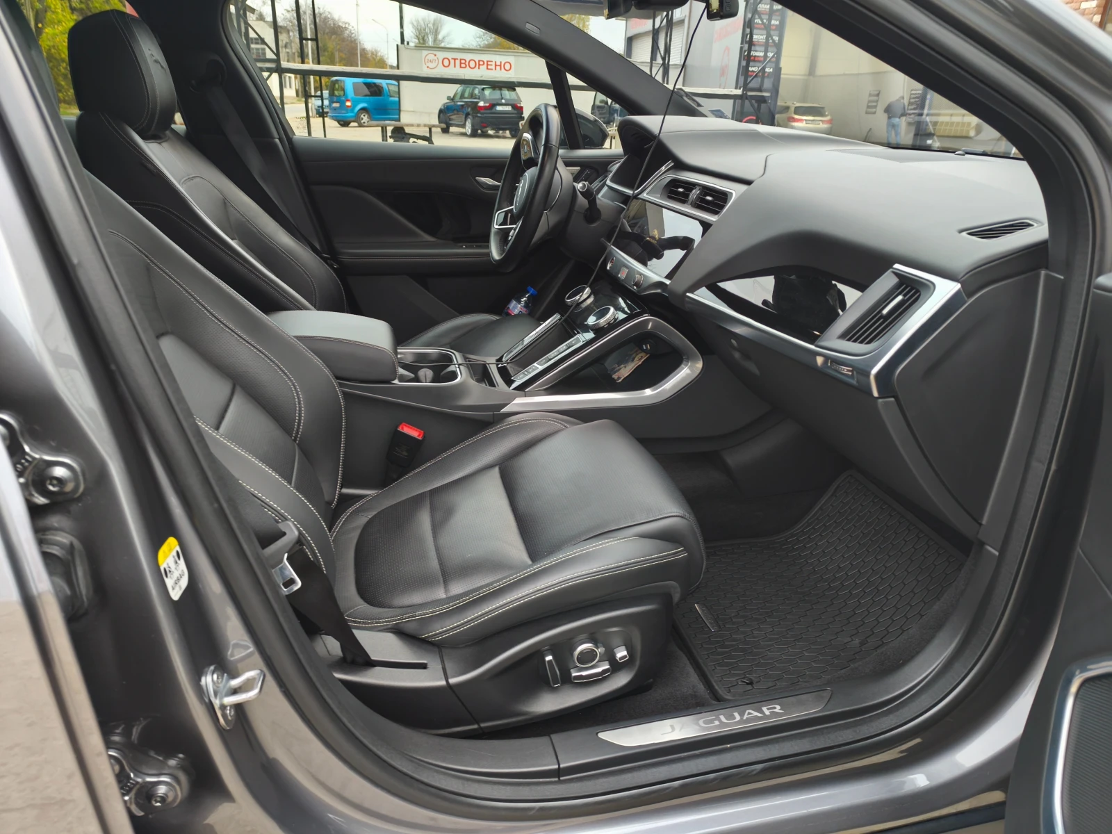 Jaguar I-Pace 90 kWh, снимка 9 - Автомобили и джипове - 55401456