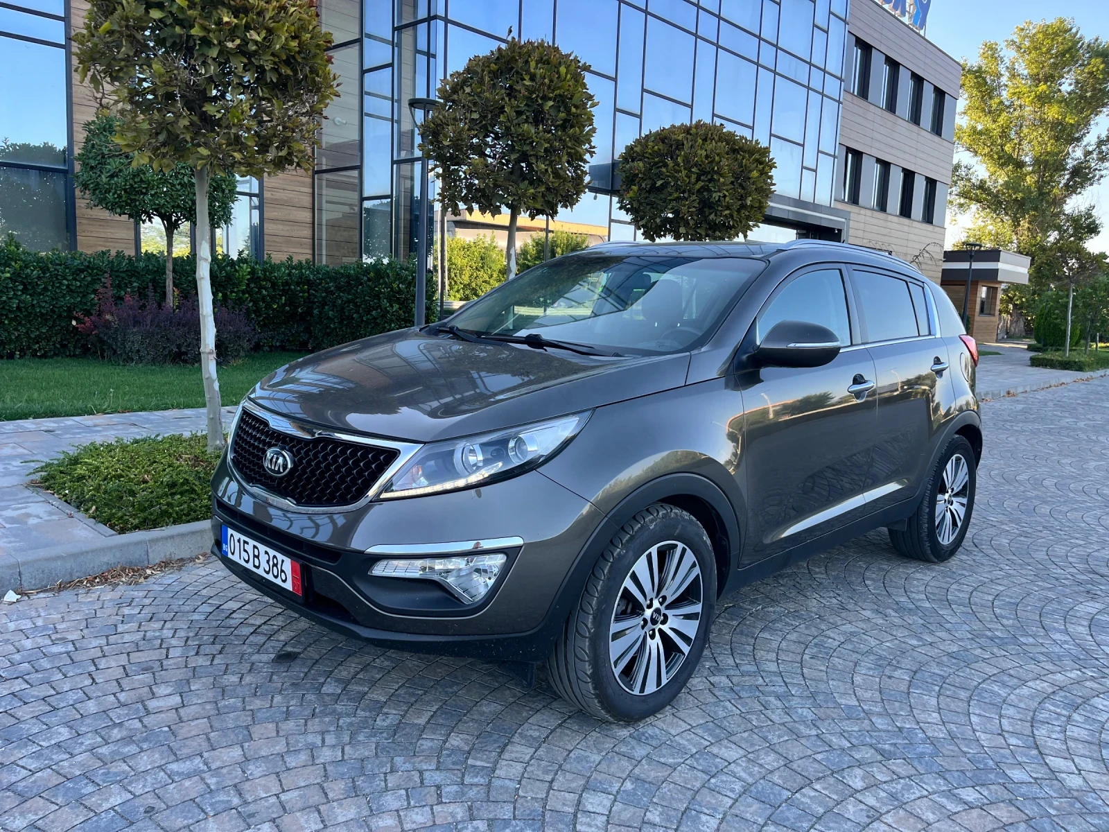Kia Sportage 1.7CRDi* 166800км* Facelift* Android Navi* Waze* , снимка 2 - Автомобили и джипове - 55722966