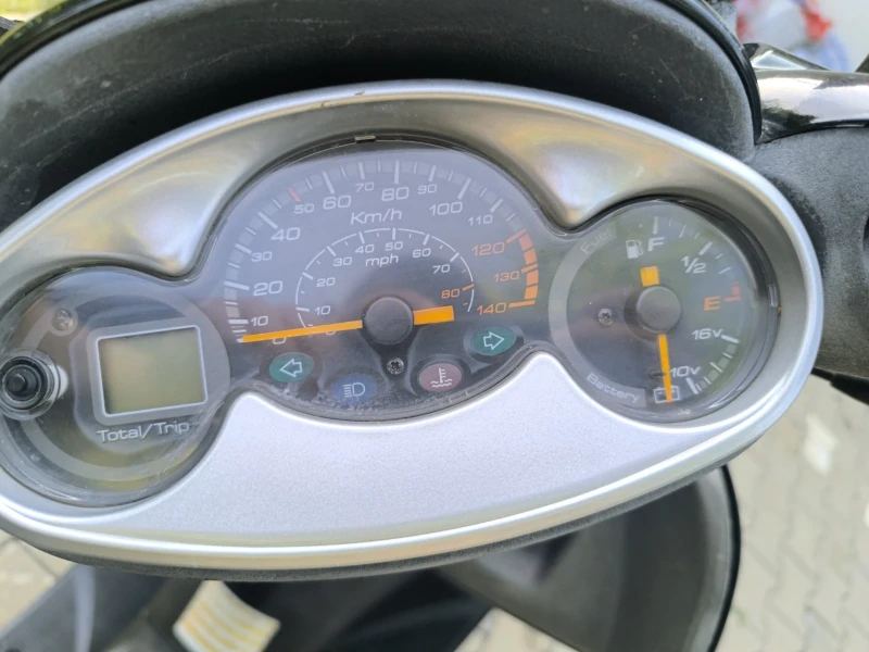 Yamaha Majesty, снимка 4 - Мотоциклети и мототехника - 52406191