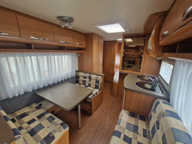 Каравана Hobby De Luxe 540 Швейцария, снимка 5 - Каравани и кемпери - 52617428