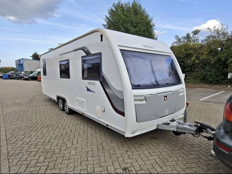 Каравана Други Lunar Venus, снимка 3 - Каравани и кемпери - 52668413