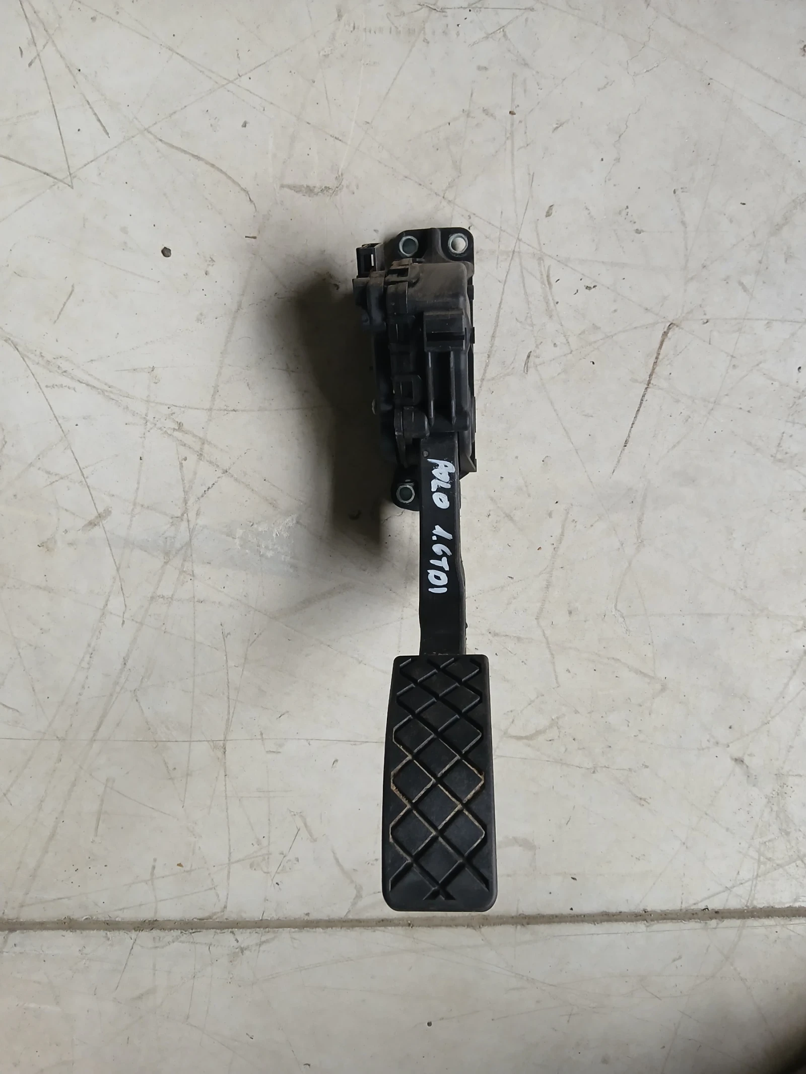 6Q1 721 503 M педал за газ VW Polo 1.6tdi 